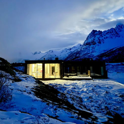 Cozy cabin near Henningsvær
